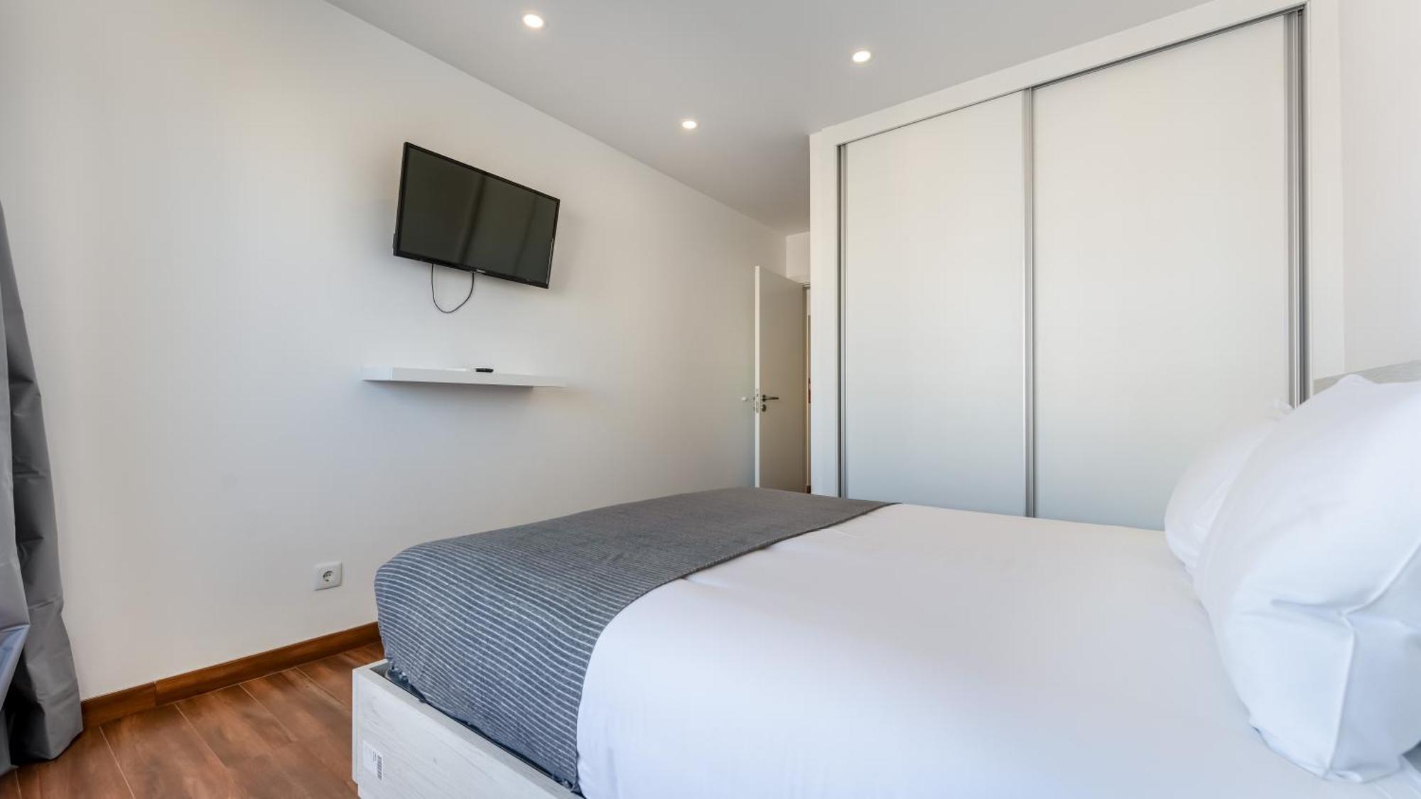 Serene Blue 1 Bdr Flat With Balcony By Lovelystay Portimão Exterior foto