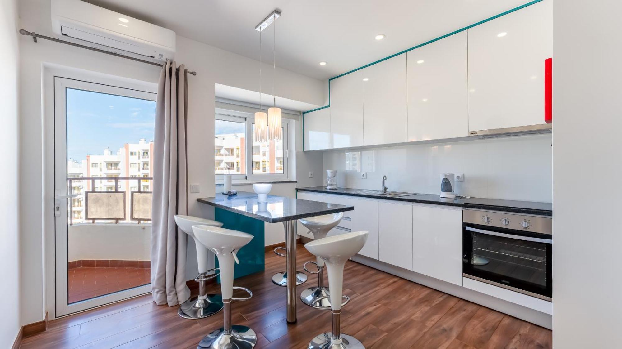Serene Blue 1 Bdr Flat With Balcony By Lovelystay Portimão Exterior foto